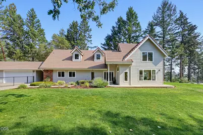 2355 Johns Peak Road, Central Point, OR 97502 - Photo 2