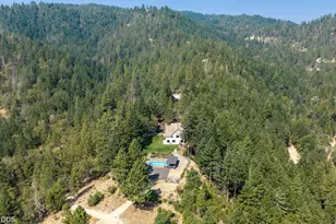2355 Johns Peak Rd, Central Point, OR 97502 - Photo 4