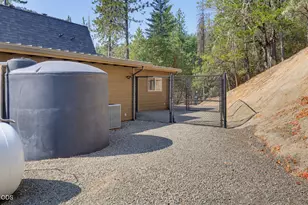 2355 Johns Peak Rd, Central Point, OR 97502 - Photo 110