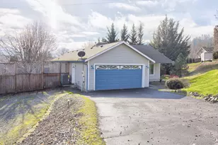 1884 SW Allen Creek Rd, Grants Pass, OR 97527 - Photo 2