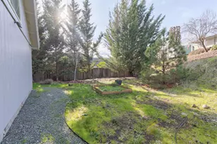 1884 SW Allen Creek Rd, Grants Pass, OR 97527 - Photo 20