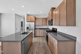 726 NW Varnish Pl, Redmond, OR 97756 - Photo 4