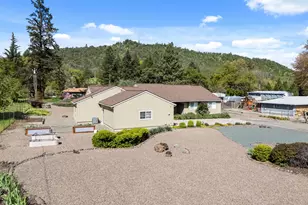 3248 Griffin Creek Rd, Medford, OR 97501 - Photo 44