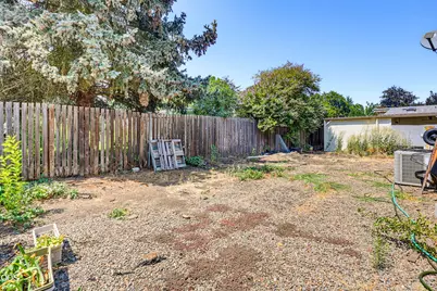 4624 S Pacific Highway #12, Phoenix, OR 97535 - Photo 20