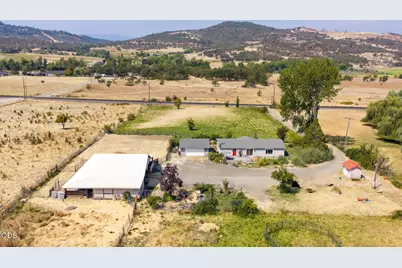 1241 Dry Creek Road, Eagle Point, OR 97524 - Photo 4