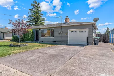 1730 Roberts Road, Medford, OR 97504 - Photo 2