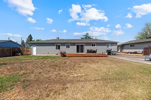1730 Roberts Rd, Medford, OR 97504 - Photo 8