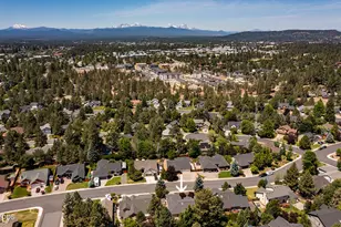 800 SE Shadowood Dr, Bend, OR 97702 - Photo 44