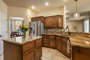 800 SE Shadowood Dr, Bend, OR 97702 - Photo 22