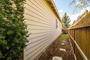 800 SE Shadowood Dr, Bend, OR 97702 - Photo 42