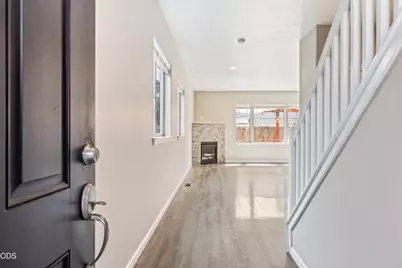 3022 NW Boxelder Avenue, Redmond, OR 97756 - Photo 2