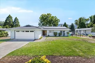 1735 Parkdale Dr, Grants Pass, OR 97527 - Photo 2
