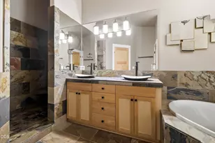60446 Seventh Mountain Dr, Bend, OR 97702 - Photo 22