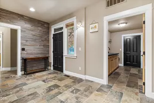 60446 Seventh Mountain Dr, Bend, OR 97702 - Photo 26