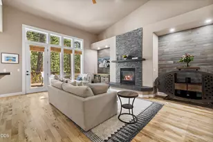 60446 Seventh Mountain Dr, Bend, OR 97702 - Photo 2