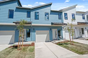 2032 Sunset Dr, Medford, OR 97501 - Photo 1
