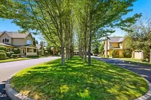 825 NE Wiest Way, Bend, OR 97701 - Photo 54
