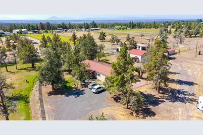 4451 NW Quince Lane, Redmond, OR 97756 - Photo 2