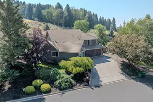 335 Mountain View Blvd, Klamath Falls, OR 97601 - Photo 2