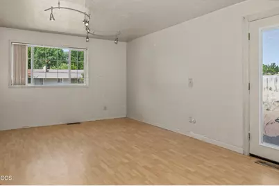 135 Leach Drive, Midland, OR 97634 - Photo 22