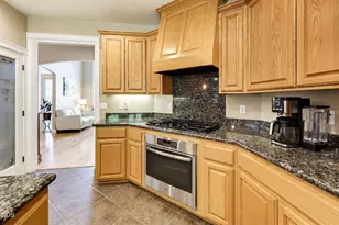 977 Fairview Ct, Eagle Point, OR 97524 - Photo 8