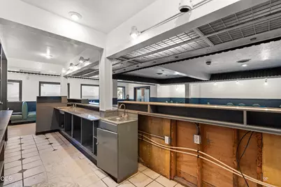 1206 N Riverside Avenue, Medford, OR 97501 - Photo 8