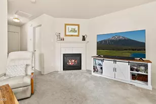 2074 NE Chanel Ct, Bend, OR 97701 - Photo 10