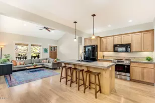 740 Northwest Mount Washington Drive, Bend, OR 97703 - Photo 8