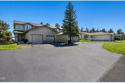 744 NE Savannah Drive, Bend, OR 97701 - Photo 2