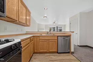 744 NE Savannah Dr, Bend, OR 97701 - Photo 14