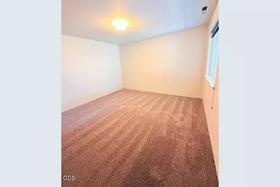 1004 Glengrove Avenue, Central Point, OR 97502 - Photo 8