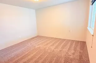 1004 Glengrove Ave, Central Point, OR 97502 - Photo 8