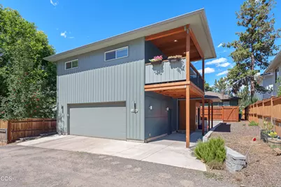151 SW Roosevelt Avenue # 1 & 2, Bend, OR 97702 - Photo 2