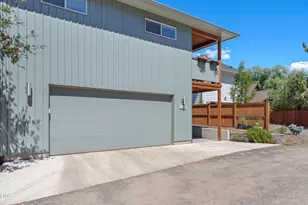 151 SW Roosevelt Ave, Bend, OR 97702 - Photo 24