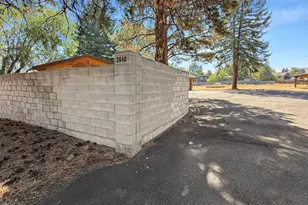 2640 NE 8th St, Bend, OR 97701 - Photo 34