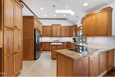 17690 Mountain View Road, Sisters, OR 97759 - Photo 16
