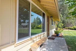 1744 Overland Dr, Grants Pass, OR 97527 - Photo 6