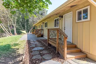 1744 Overland Dr, Grants Pass, OR 97527 - Photo 32