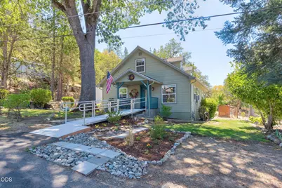 340 7th Street, Rogue River, OR 97537 - Photo 2