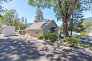 340 7th St, Rogue River, OR 97537 - Photo 6
