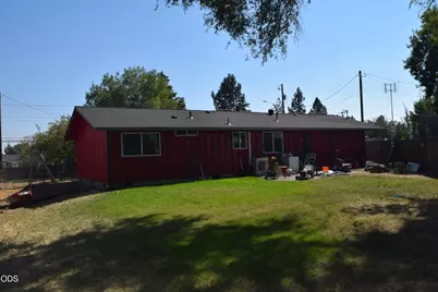 2911 SW Canal Boulevard, Redmond, OR 97756 - Photo 8
