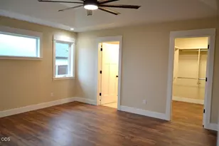 205 SW Quiet Water Ln, Grants Pass, OR 97527 - Photo 8
