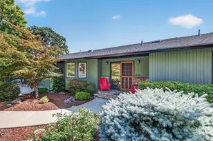 676 Cherry Ln, Ashland, OR 97520 - Photo 2