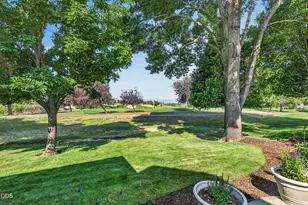 159 Princeville Dr, Eagle Point, OR 97524 - Photo 48