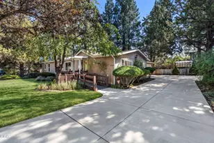 1028 SE Black Ridge Pl, Bend, OR 97702 - Photo 28