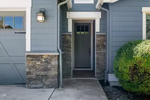 20819 Tamar Ln, Bend, OR 97702 - Photo 2