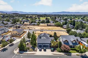 410 Patricia Ln, Eagle Point, OR 97524 - Photo 40