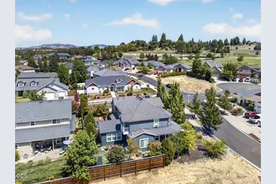 410 Patricia Lane, Eagle Point, OR 97524 - Photo 44