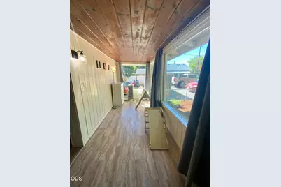 705 SE Riverside Avenue, Grants Pass, OR 97526 - Photo 2