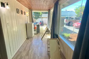 705 SE Riverside Ave, Grants Pass, OR 97526 - Photo 2